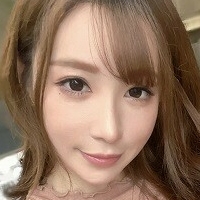 Джун Мегамі Оголені