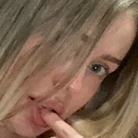 Каміла Солес Оголені