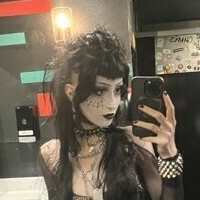 Кейлі Кадаверус Оголені