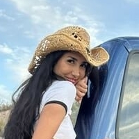 Латінаспарклс Оголені