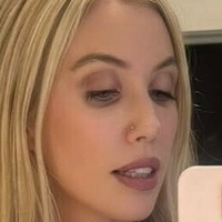 Лаура Клері Оголені