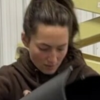 Лаура Фармс Оголені