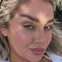 Лаура Мічем Оголені