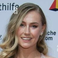 Лаура Нольте Оголені