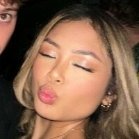 Ліанн Мей Феррер Оголені