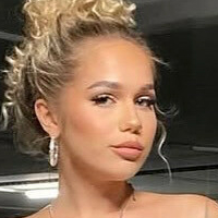 Ліллі Крет Оголені