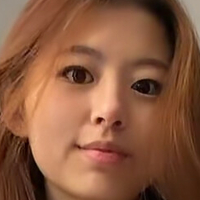 Лілі Лю Оголені