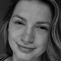 Ліза Кресковскі Оголені