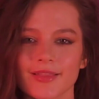 Лоріенн Оголені