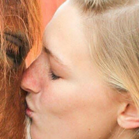 Лідія Барклай Оголені