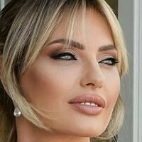 Маніла Наззаро Оголені