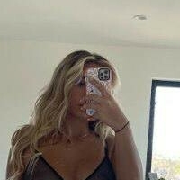 Мар Мілн Оголені