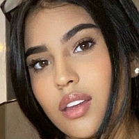 Маріана Валенсія Кастро Оголені