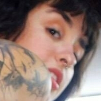 Мартина Олі Оголені