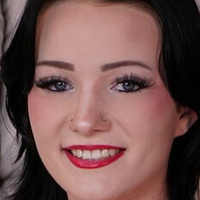 Мерседес Мак Оголені