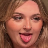 Мік.Кайла Мікфлауер Оголені