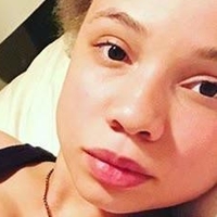 Мікаела Спілберг Оголені