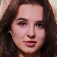 Мілана G Оголені