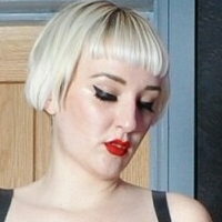 Містрес Петіт Оголені