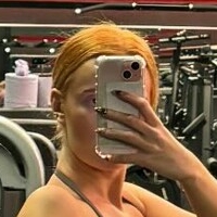 Моллі Стріт Оголені