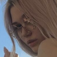 МайЕпріл Оголені