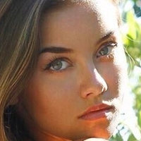 Нікола Каваніс Оголені