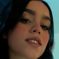 Ніколь Себаллос Оголені