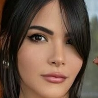 Ніколь Двайєр К’ю Оголені