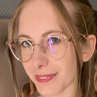 Ніккі Джіа Оголені