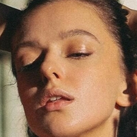 Paulien B Оголені