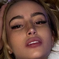 Польска Кьют Оголені