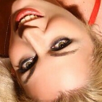 Рафаелла Карнейро Оголені