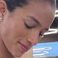 Раісса Леал Оголені