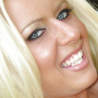 Rileyevans.irl Оголені