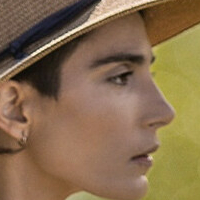 Роарі Юм Оголені