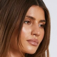 Роуз Нек Оголені