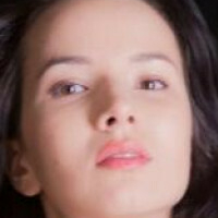 Сара У Оголені