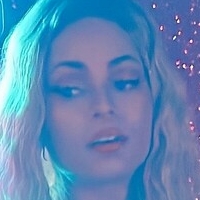 Сарамоні Оголені