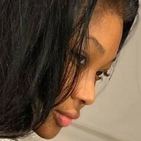 Саммер Уокер Оголені