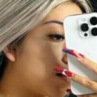 Сюзанав Оголені