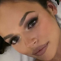 Сідні Лейт Оголені