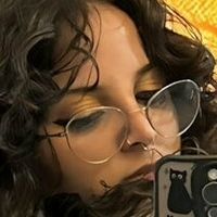 Талія Саті Оголені