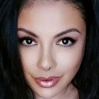 Таня Марі Оголені