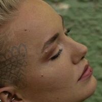 зетканзасгьорл Оголені