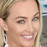 Дженніфер Одделл Оголені