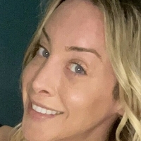 Цемілі Інгліш Оголені