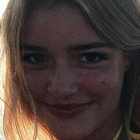 Вероніка Келегіан Оголені