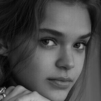 Вікторія Вілезкас Оголені