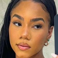 Ясмін Кальдейра Оголені