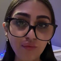 Зейнаб Мансур Оголені